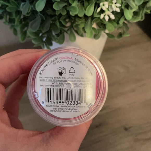 Beauty Blender Sponge - New - Picture 2 of 2